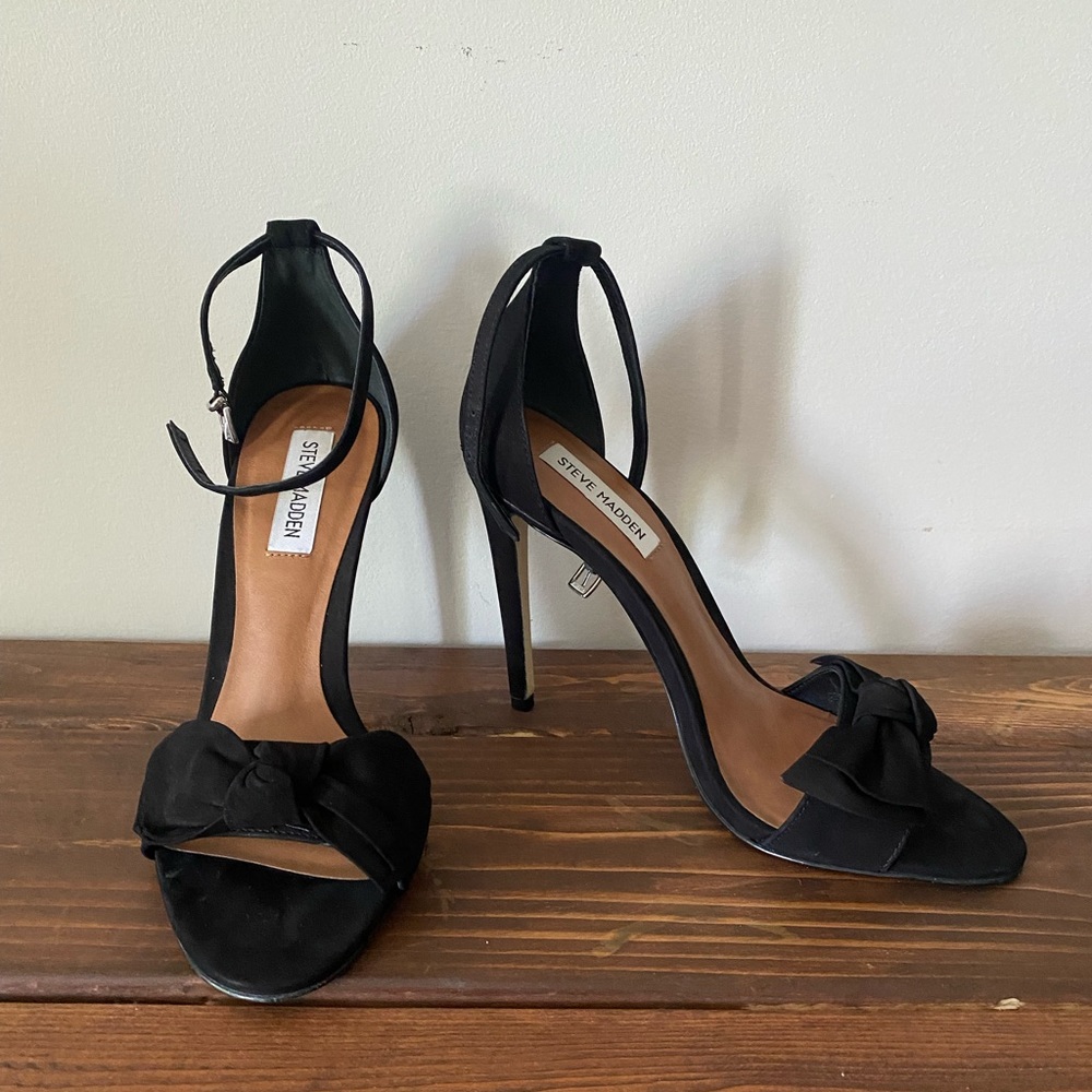 SOLD Steve Madden Julia Black Stilettos - Picture 5 of 9